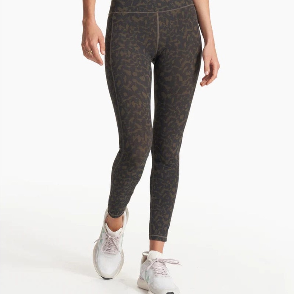Vuori Studio Pocket Legging Cocoa Spots size Small